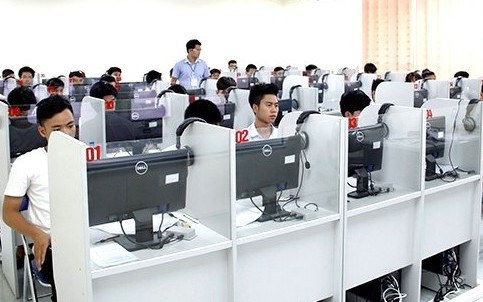 Thành phố Hồ Chí Minh đưa kiểm tra trên máy tính vào trường tiểu học - Ảnh 2.