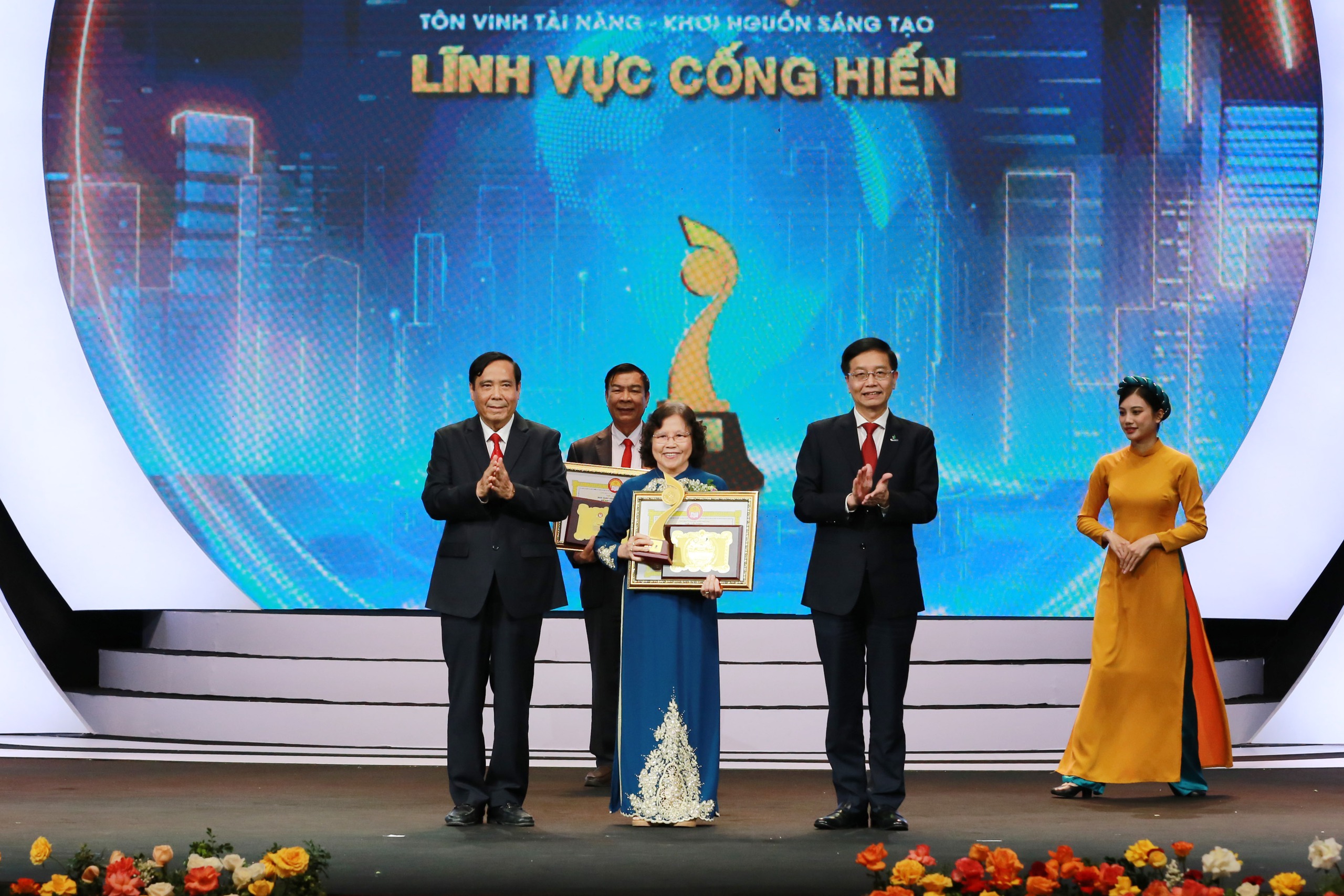 Những hình ảnh đẹp của Lễ Trao giải Nhân tài Đất Việt 2025 - Ảnh 9.