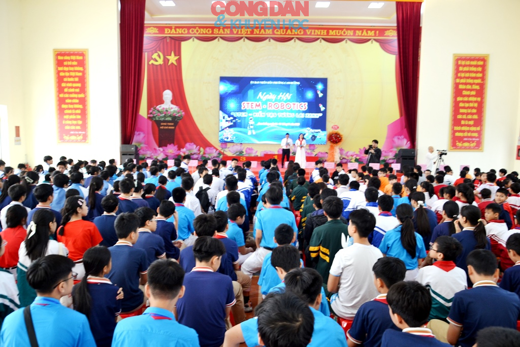 Sôi động Ngày hội STEM – Robotics học sinh phường Cam Đường - Ảnh 2.