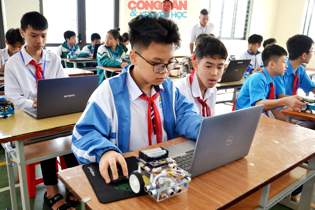 Sôi động Ngày hội STEM – Robotics học sinh phường Cam Đường - Ảnh 6.