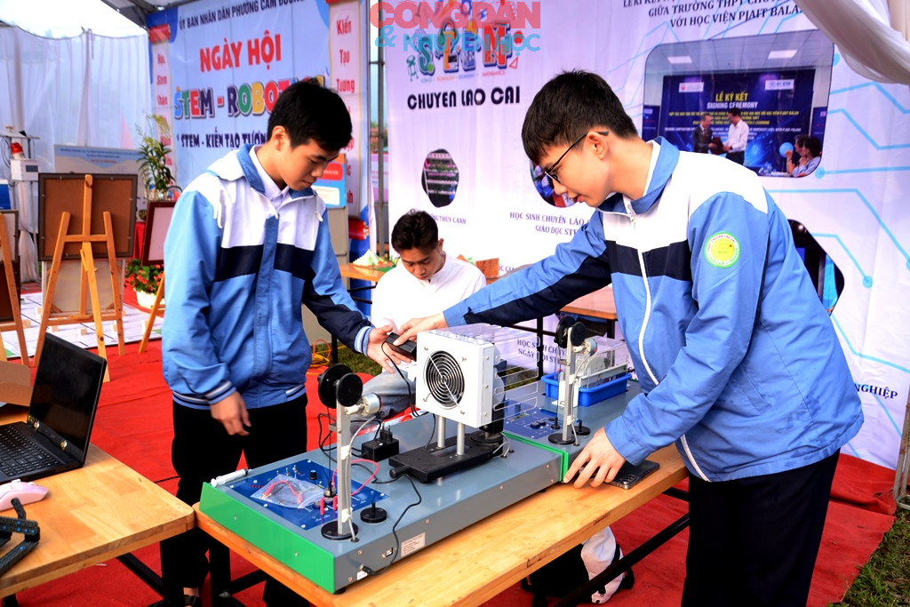 Sôi động Ngày hội STEM – Robotics học sinh phường Cam Đường - Ảnh 7.
