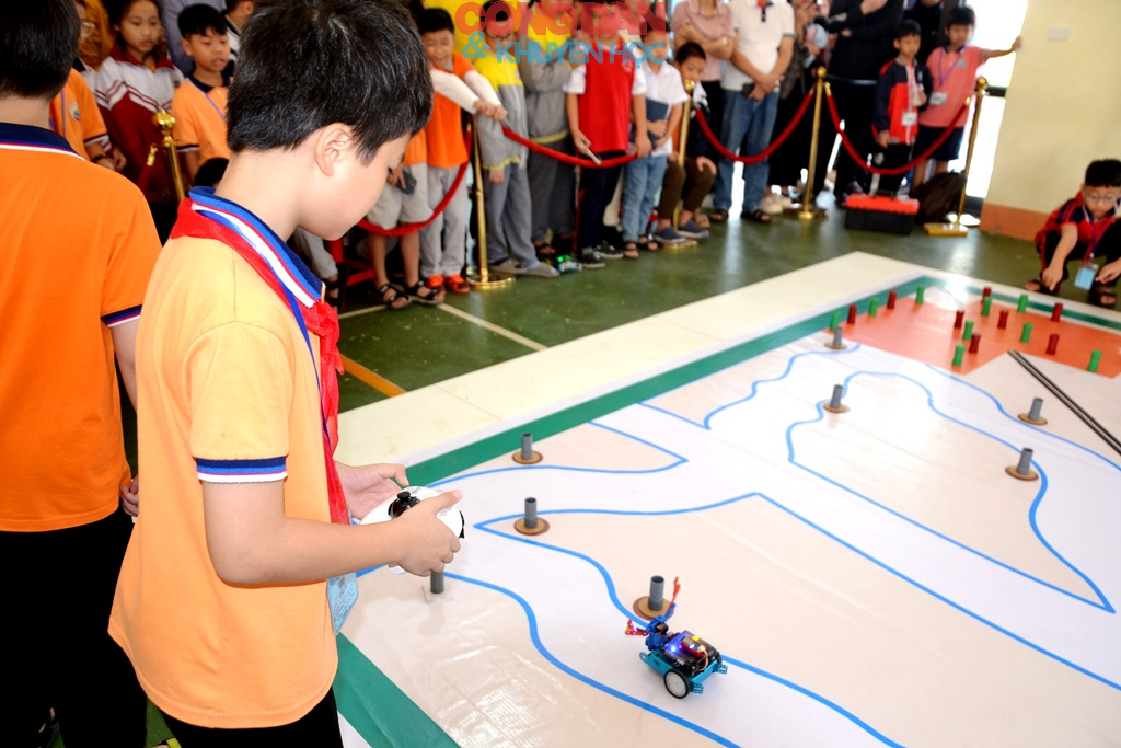 Sôi động Ngày hội STEM – Robotics học sinh phường Cam Đường - Ảnh 8.