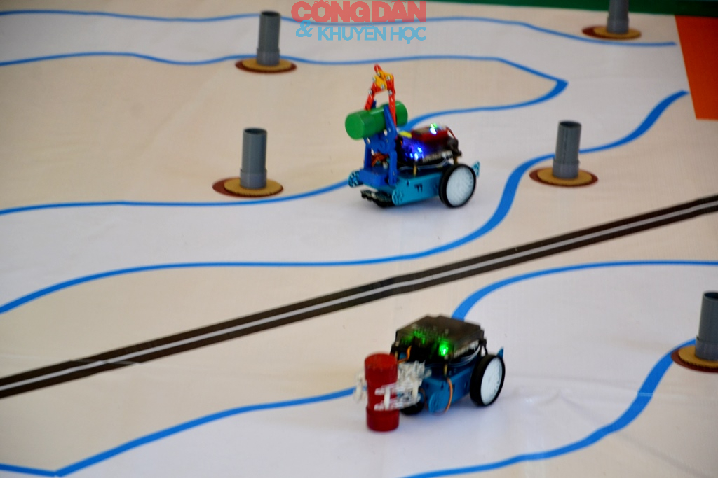 Sôi động Ngày hội STEM – Robotics học sinh phường Cam Đường - Ảnh 10.