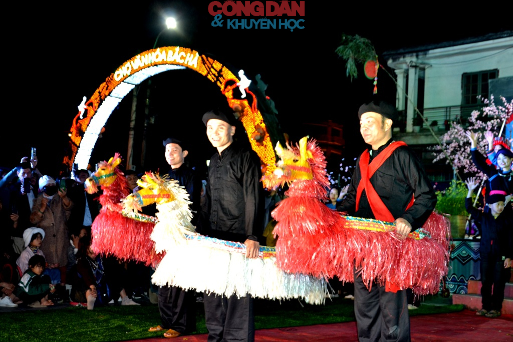 Tôn vinh nét đẹp trang phục, bản sắc văn hóa truyền thống các dân tộc vùng cao Bắc Hà - Ảnh 14.