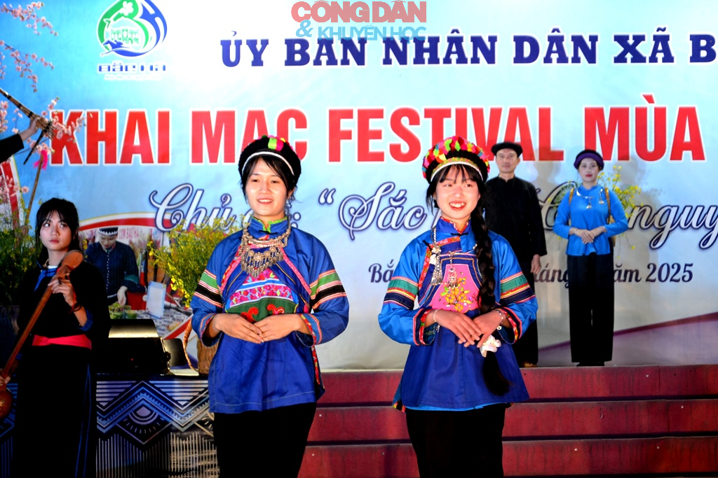Tôn vinh nét đẹp trang phục, bản sắc văn hóa truyền thống các dân tộc vùng cao Bắc Hà - Ảnh 17.