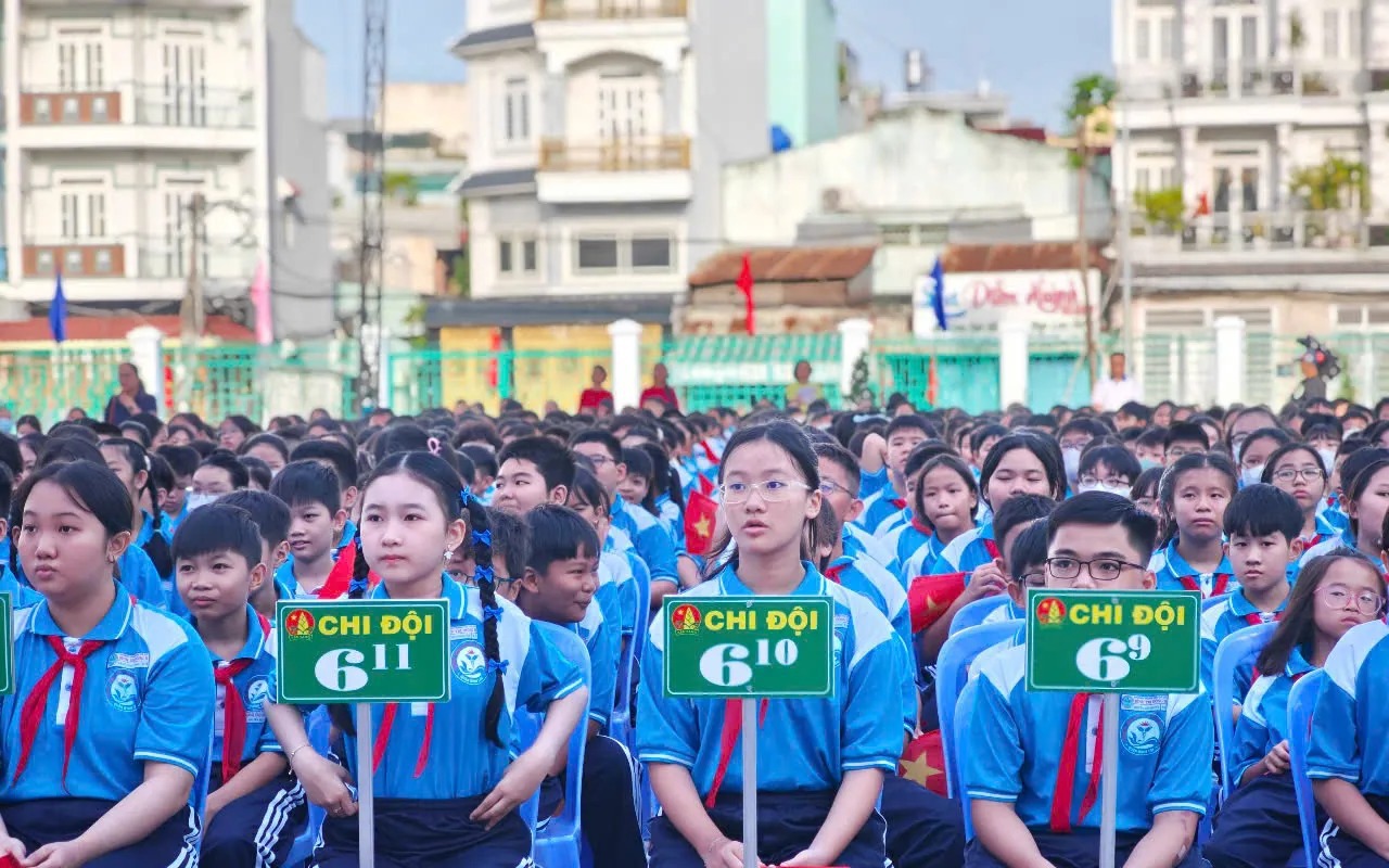 Hơn 2,5 triệu học sinh, người già được hỗ trợ đóng Bảo hiểm y tế - Ảnh 1.