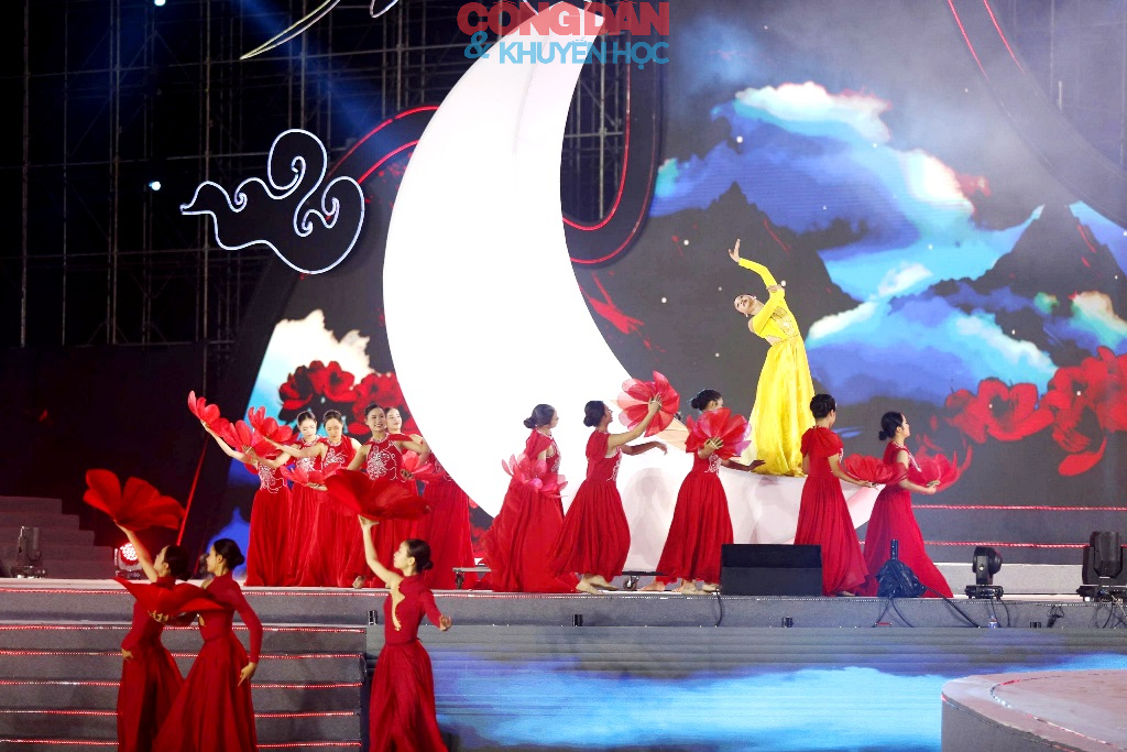 Festival sông Hồng - 2025 tôn vinh bản sắc văn hóa, khẳng định vị thế du lịch Lào Cai - Ảnh 10.