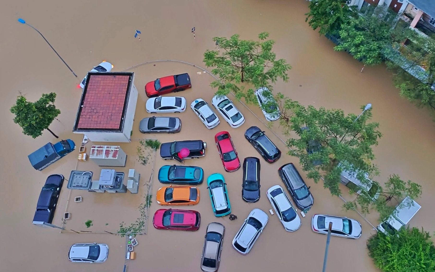 Thông báo Kết luận của Bộ Chính trị về khắc phục hậu quả mưa, lũ đặc biệt lớn ở miền Trung - Ảnh 3.