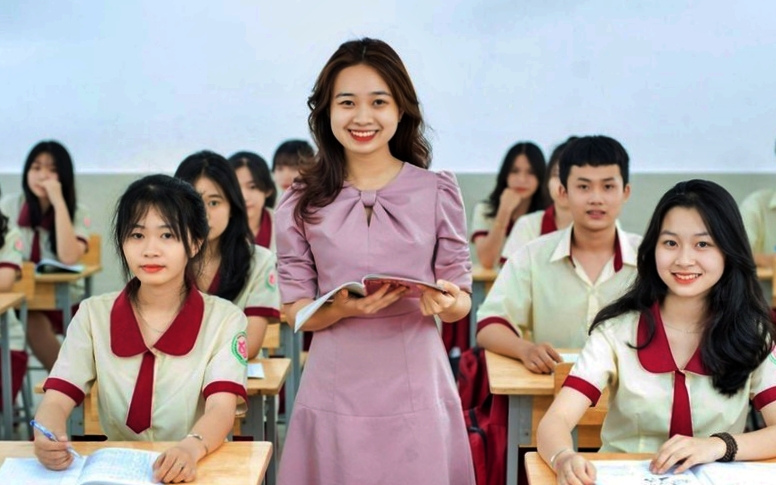 Lương nhà giáo chưa được xếp cao nhất trong thang bậc lương hành chính sự nghiệp? - Ảnh 1.