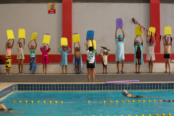 "Chuẩn hóa” tài liệu dạy bơi thống nhất cho học sinh toàn quốc - Ảnh 1.