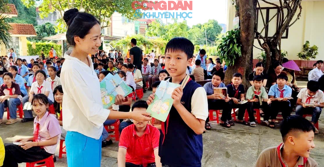 Lào Cai tổng kết 5 năm thực hiện đề án “Phát triển văn hóa đọc trong cộng đồng”- Ảnh 10. Lào Cai tổng kết 5 năm thực hiện đề án “Phát triển văn hóa đọc trong cộng đồng”- Ảnh 10.