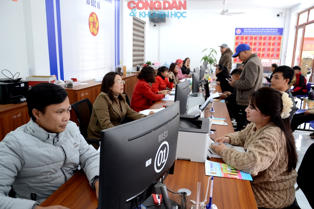 Cán bộ gần dân, sát công việc ở xã vùng cao Bắc Hà - Ảnh 1.