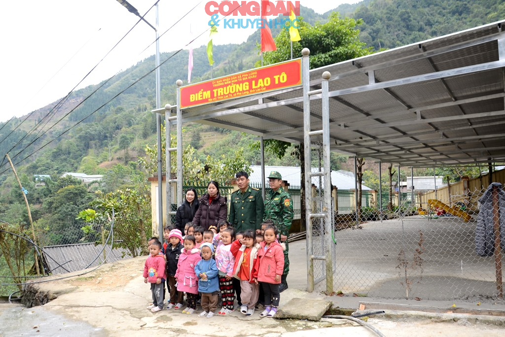 Tặng chăn ấm cho học sinh v&ugrave;ng cao Tả Gia Kh&acirc;u - Ảnh 4.