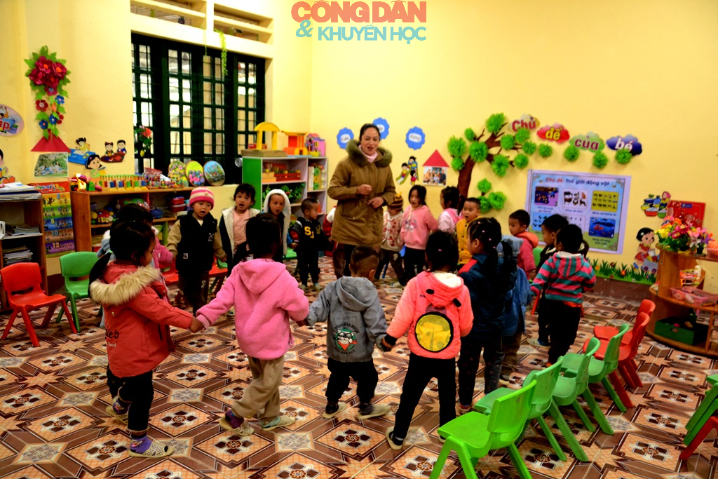 Tặng chăn ấm cho học sinh v&ugrave;ng cao Tả Gia Kh&acirc;u - Ảnh 5.