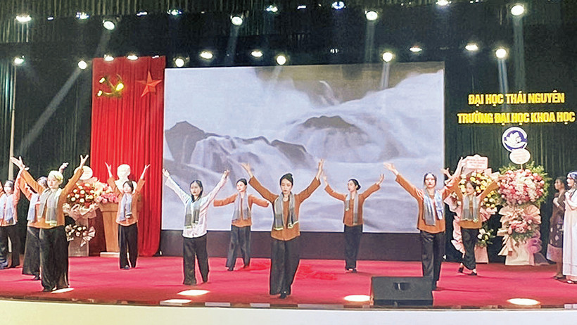 Du học sinh L&agrave;o v&agrave; h&agrave;nh tr&igrave;nh học tập truyền cảm hứng tại Việt Nam - Ảnh 4.