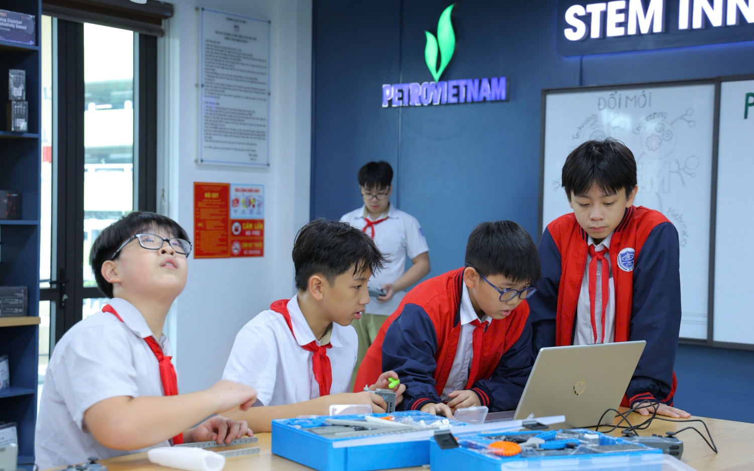 Hội nghị STEM Innovation Petrovietnam: Sôi nổi, thực chất và lan tỏa - Ảnh 2.