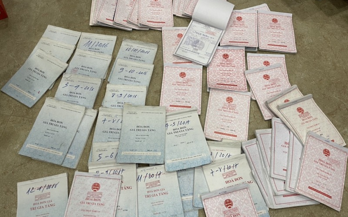 Ai được lập bi&ecirc;n bản vi phạm h&agrave;nh ch&iacute;nh trong h&agrave;ng kh&ocirc;ng theo quy định mới? - Ảnh 1.