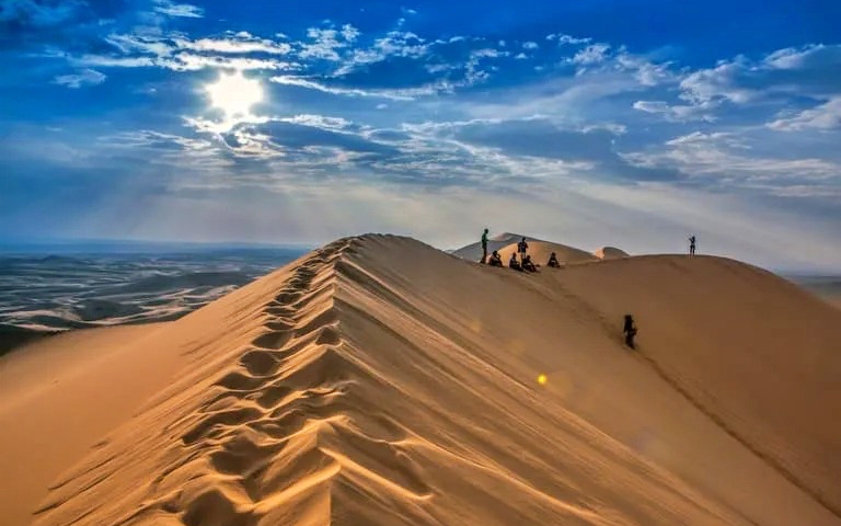 Sắc màu Tết Tsagaan Sar và các lễ hội hút khách du lịch Mông Cổ mùa đông 2025 - Ảnh 4.