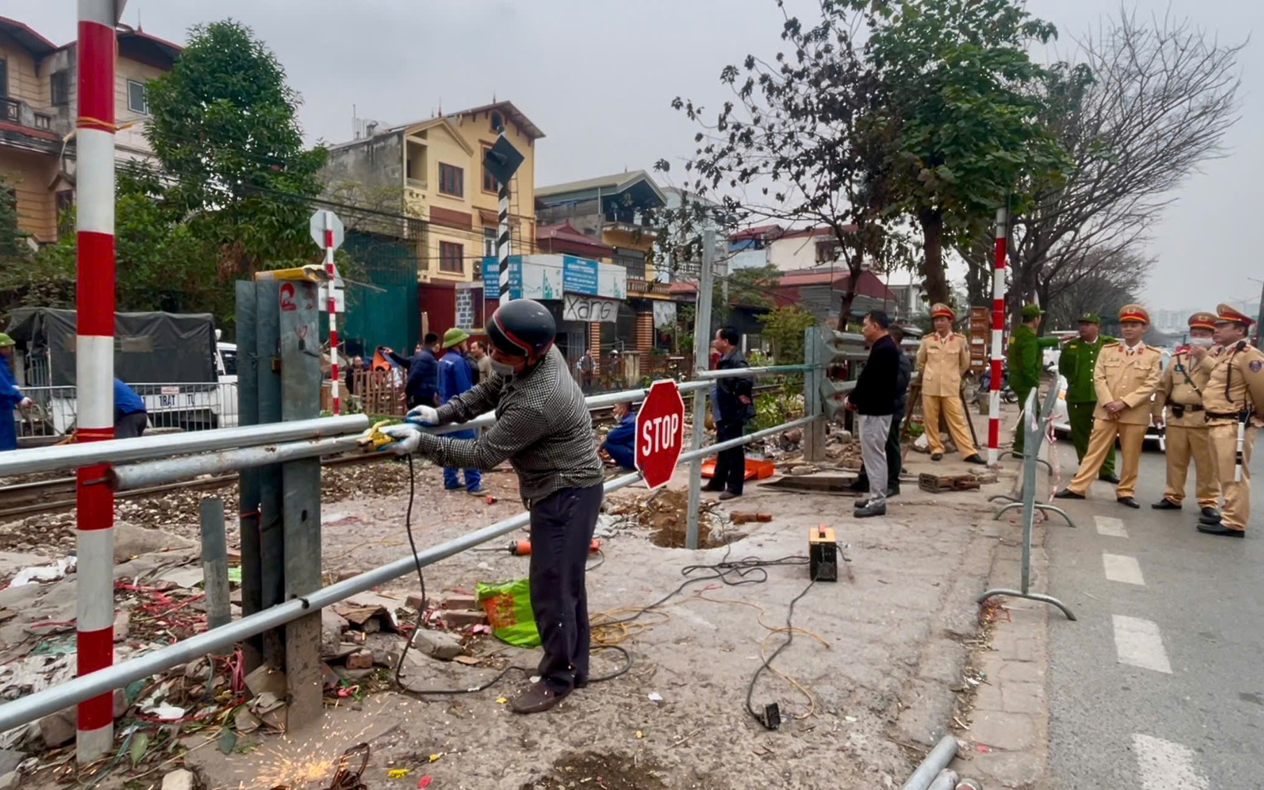 Ngành Đường sắt phát động Tết trồng cây và triển khai phong trào “Đường tàu – Đường hoa” Xuân Ất Tỵ 2025 - Ảnh 1.