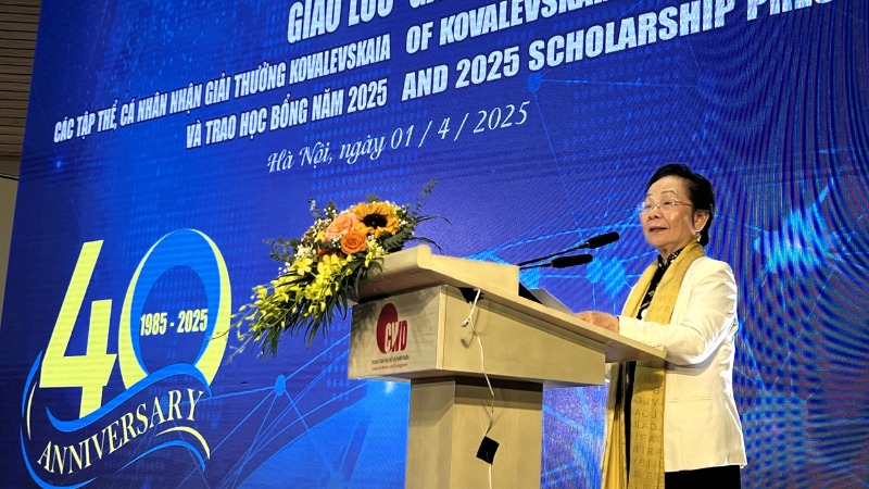 Giao lưu các thế hệ nhận Giải thưởng Kovalevskaia - Ảnh 3.