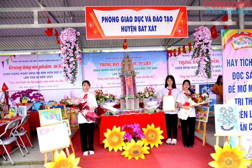 Lào Cai phát động Ngày sách và Văn hóa đọc năm 2025 - Ảnh 13.