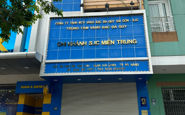 Người dân lưu ý cần chuyển khoản khi mua, bán vàng từ 5 triệu - Ảnh 1.