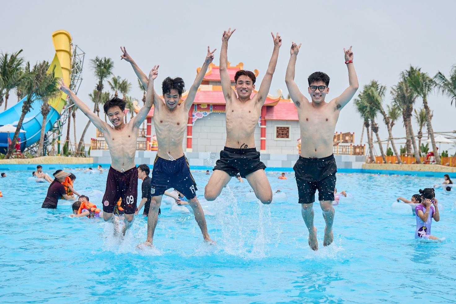 Khu du lịch tại Hà Nam đón hàng nghìn du khách ngày mở cửa đầu tiên- Ảnh 9. Khu du lịch tại Hà Nam đón hàng nghìn du khách ngày mở cửa đầu tiên- Ảnh 9.