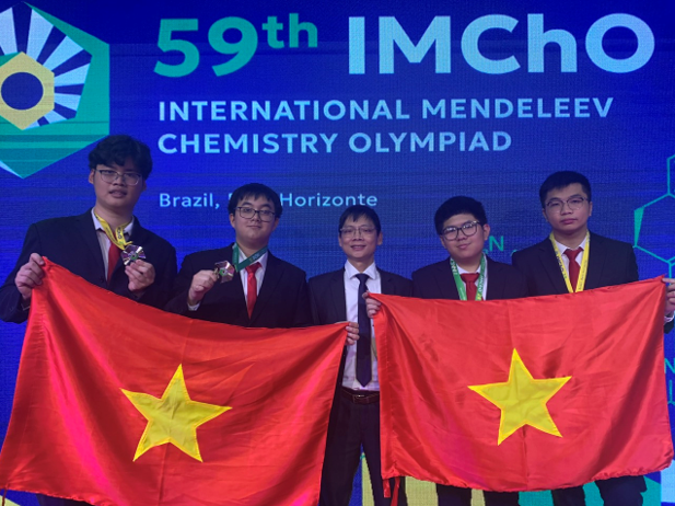 4/4 học sinh Việt Nam giành huy chương Olympic Hóa học Quốc tế Mendeleev lần thứ 59 - Ảnh 1.