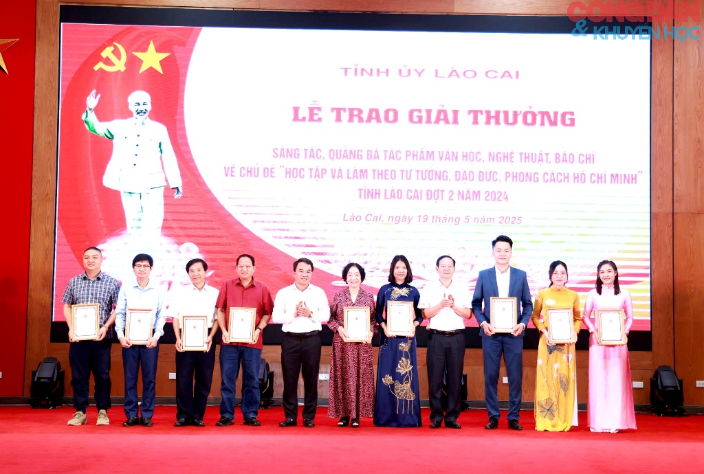 Nhiều cách làm hay, tấm gương đẹp trong học tập và làm theo tư tưởng, đạo đức, phong cách Hồ Chí Minh ở Lào Cai - Ảnh 8.