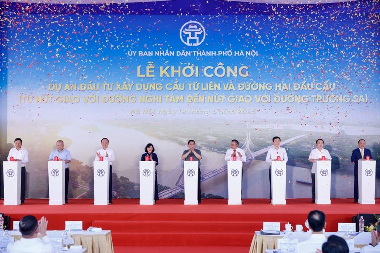 Thủ tướng Phạm Minh Chính phát lệnh khởi công cầu Tứ Liên (Hà Nội)- Ảnh 1. Thủ tướng Phạm Minh Chính phát lệnh khởi công cầu Tứ Liên (Hà Nội)- Ảnh 1.