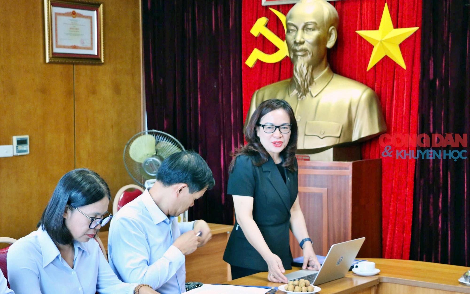 Hội Khuyến học Việt Nam ký biên bản ghi nhớ hợp tác với Trường Đại học Mở Hà Nội - Ảnh 2.