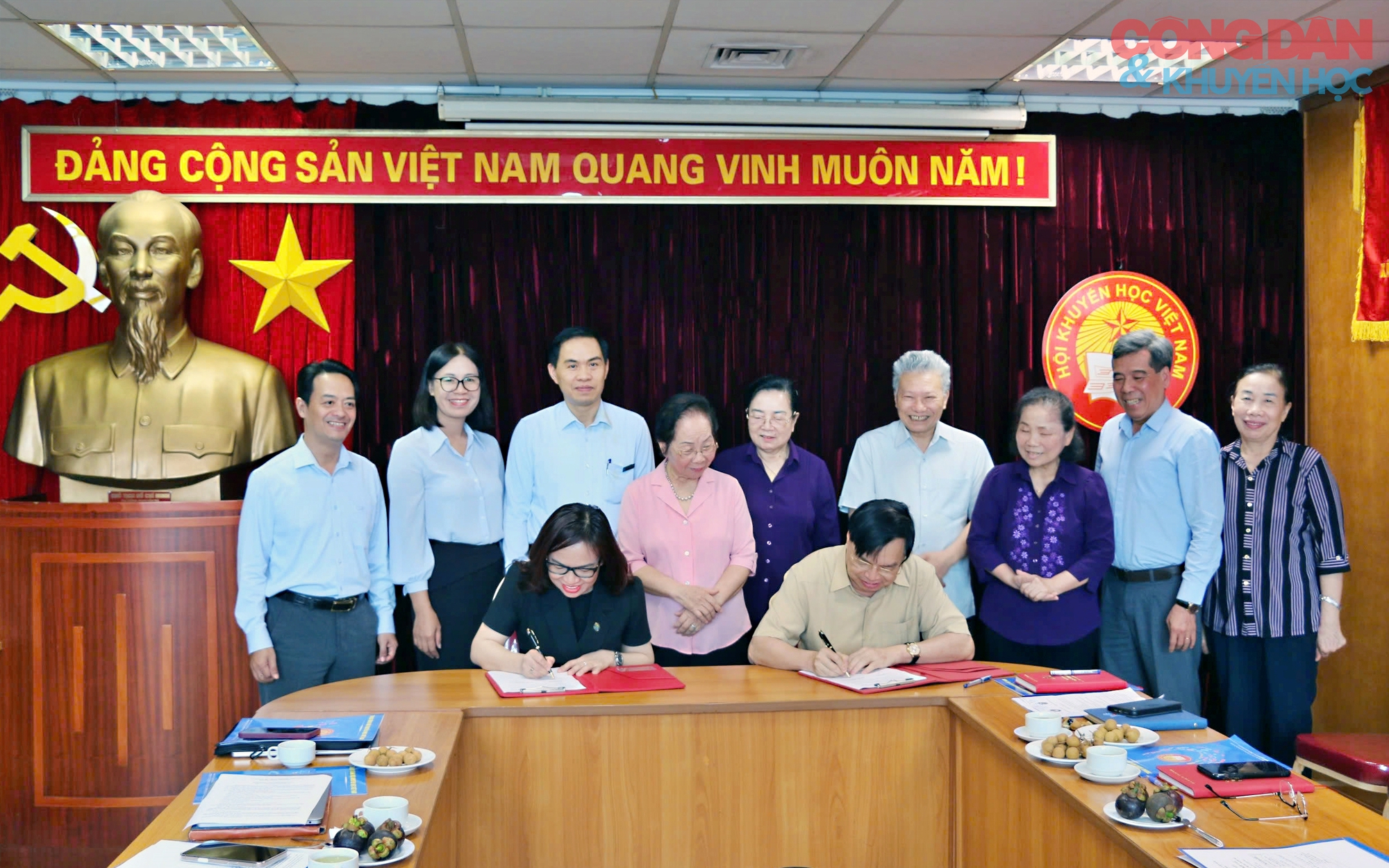 Hội Khuyến học Việt Nam ký biên bản ghi nhớ hợp tác với Trường Đại học Mở Hà Nội - Ảnh 4.