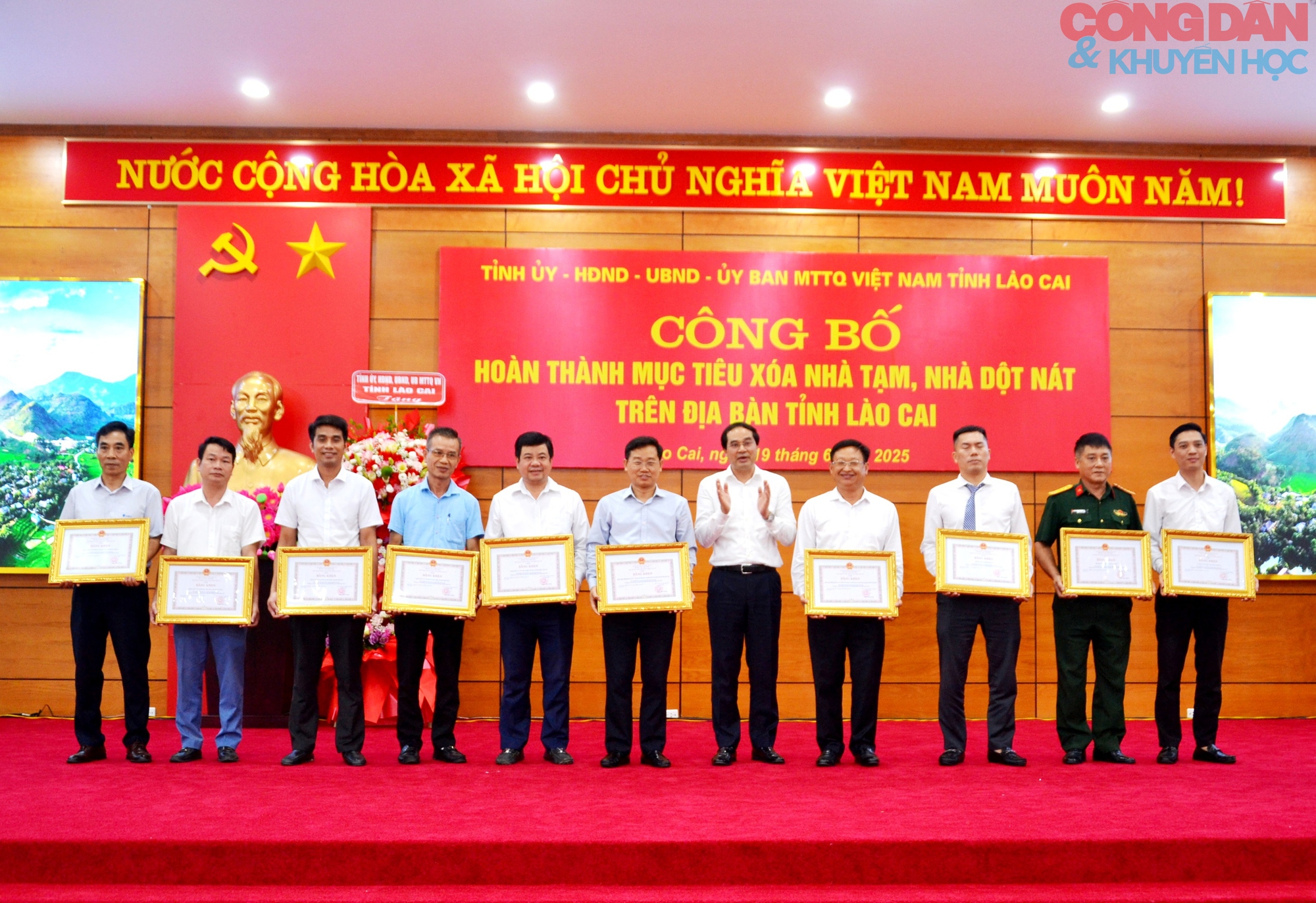 Lào Cai về đích trước 60 ngày trong thực hiện xóa nhà tạm, dột nát ở địa phương - Ảnh 6.
