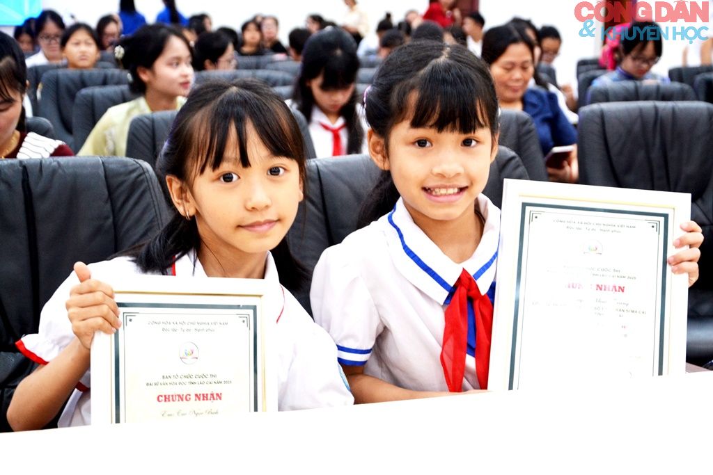 Lào Cai trao giải “Đại sứ văn hóa đọc” năm 2025 - Ảnh 8.