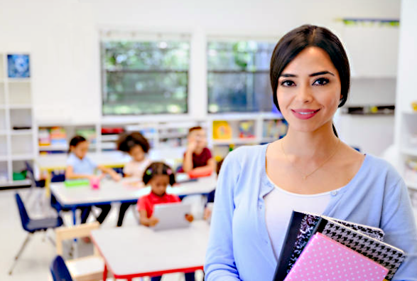 Vì sao giáo viên khó được đánh giá hoàn thành xuất sắc nhiệm vụ? - Ảnh 1.