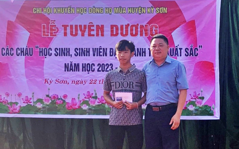 Ngọn lửa tri thức miền biên viễn - Ảnh 4.