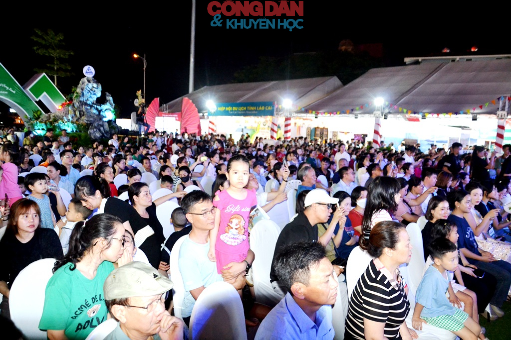 Khai mạc Hội chợ du lịch quốc tế Lào Cai thu hút 10 quốc gia và vùng lãnh thổ, với hơn 130 gian hàng - Ảnh 4.