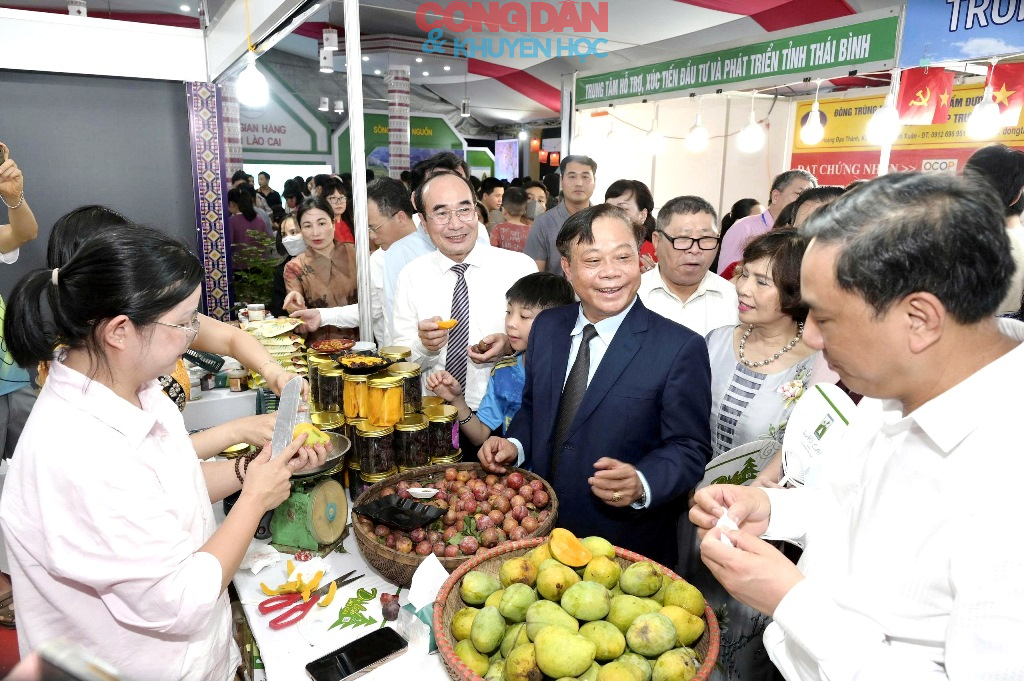 Khai mạc Hội chợ du lịch quốc tế Lào Cai thu hút 10 quốc gia và vùng lãnh thổ, với hơn 130 gian hàng - Ảnh 6.