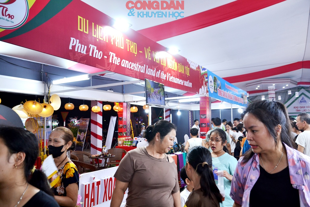 Khai mạc Hội chợ du lịch quốc tế Lào Cai thu hút 10 quốc gia và vùng lãnh thổ, với hơn 130 gian hàng - Ảnh 15.
