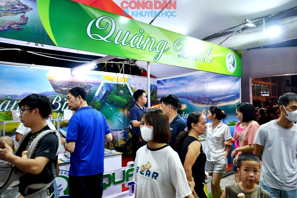 Khai mạc Hội chợ du lịch quốc tế Lào Cai thu hút 10 quốc gia và vùng lãnh thổ, với hơn 130 gian hàng - Ảnh 16.