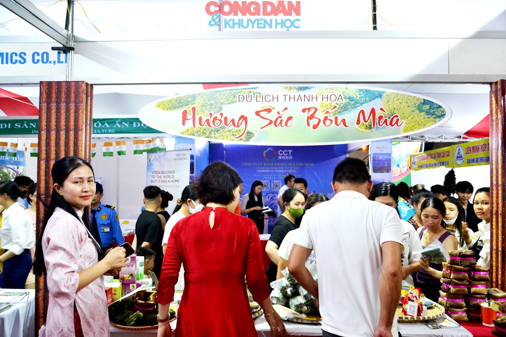 Khai mạc Hội chợ du lịch quốc tế Lào Cai thu hút 10 quốc gia và vùng lãnh thổ, với hơn 130 gian hàng - Ảnh 17.