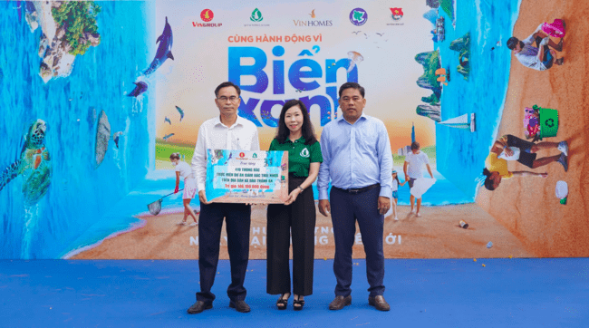 Gần 10.000 người Vingroup và tình nguyện viên ra quân làm sạch bờ biển tại 28 tỉnh, thành phố- Ảnh 7.