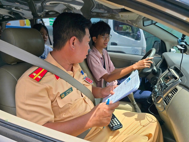 Hà Nội triển khai cao điểm sát hạch cấp giấy phép lái xe cơ giới đường bộ đến hết 31/7/2025 - Ảnh 1.