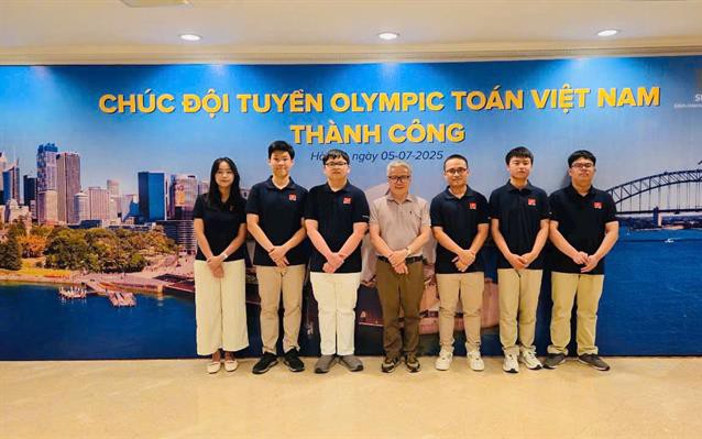 Đội tuyển Việt Nam nằm trong top 10 quốc gia có kết quả cao nhất tại Olympic Vật lí quốc tế 2025 - Ảnh 2.