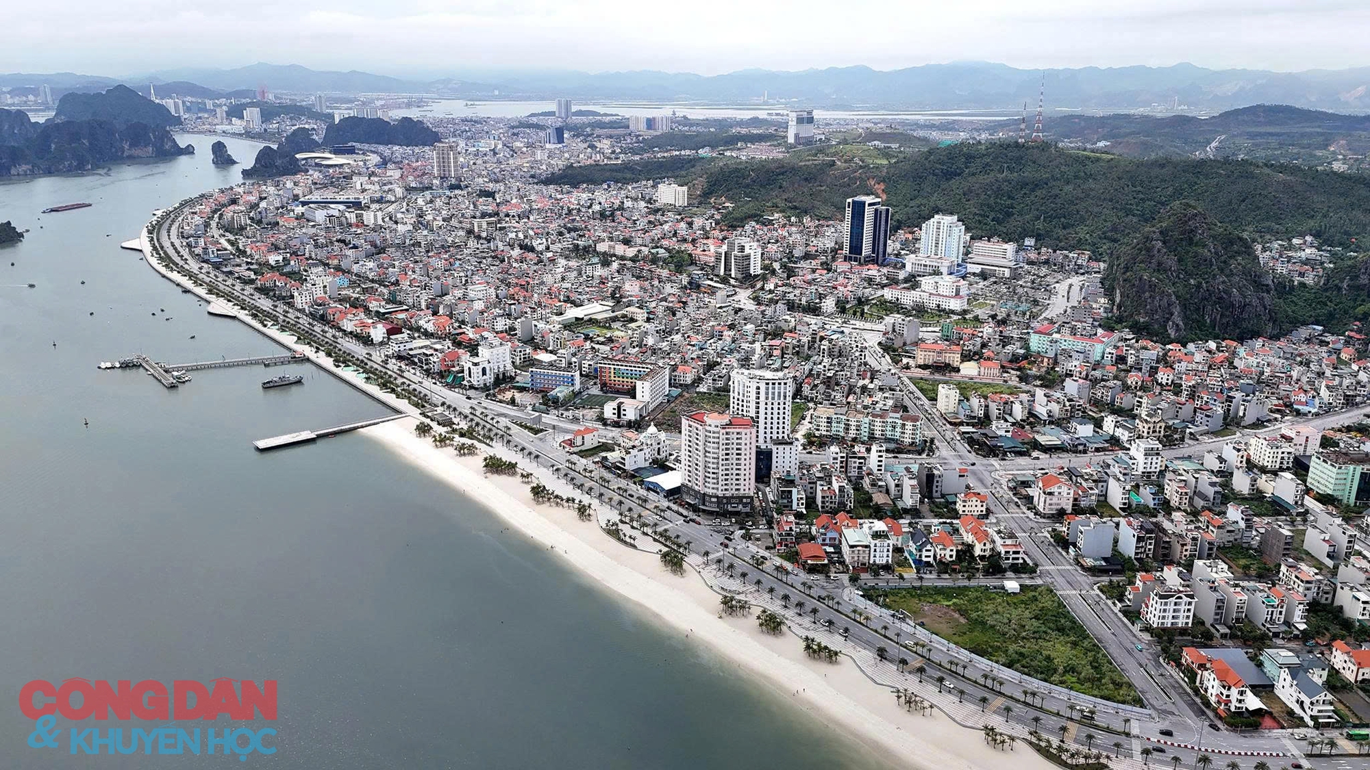 Toàn cảnh tuyến đường bao biển đẹp như mơ ở Quảng Ninh - Ảnh 1.