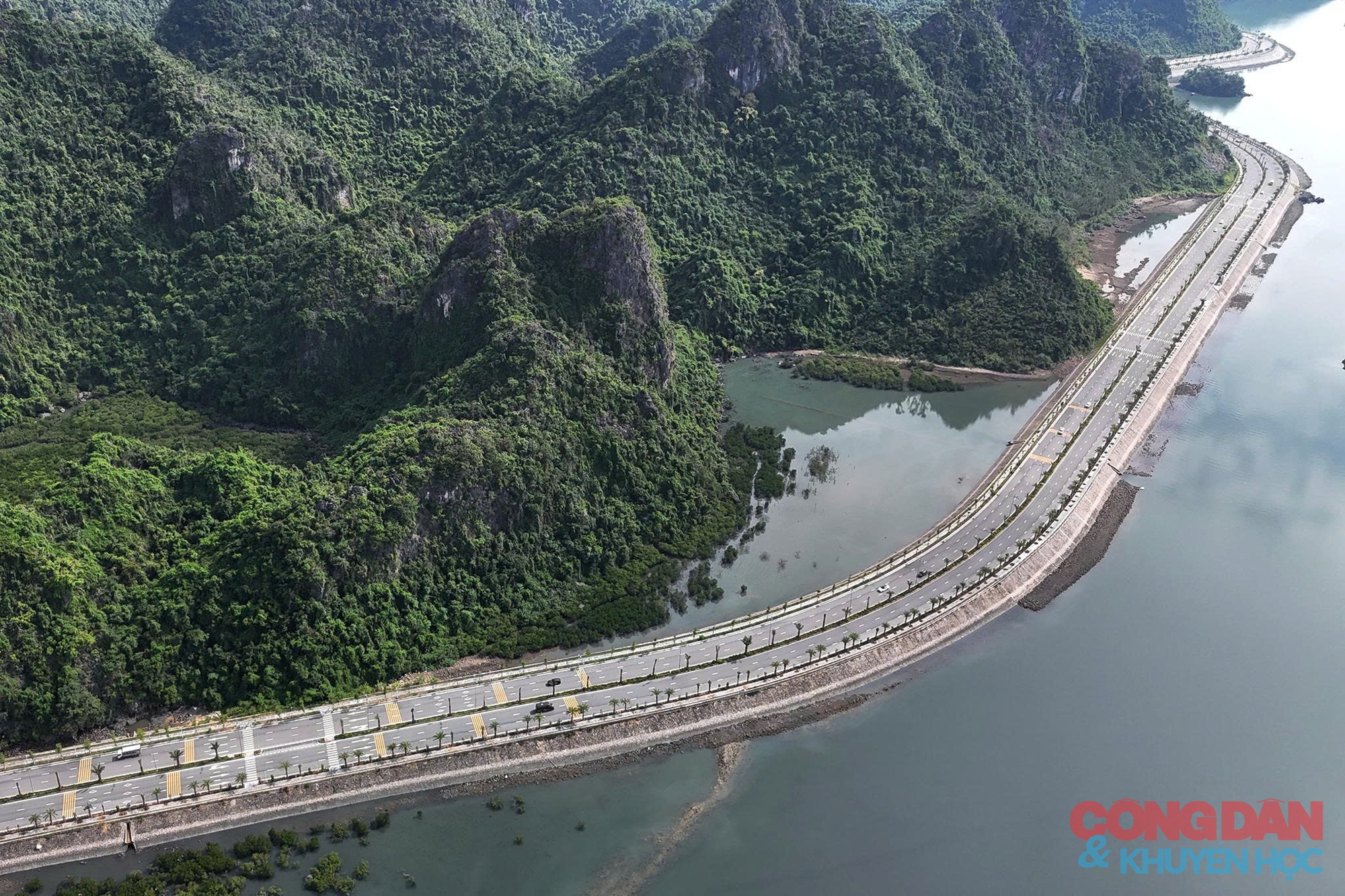 Toàn cảnh tuyến đường bao biển đẹp như mơ ở Quảng Ninh - Ảnh 13.