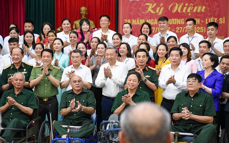Tổng Bí thư Tô Lâm: "Người có công với cách mạng là tài sản quý báu của dân tộc" - Ảnh 2.