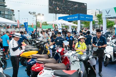 Người dùng hào hứng với VinFast Evo Grand: “Giá hợp lý, giải quyết nốt băn khoăn còn lại về xe máy điện”- Ảnh 6. Người dùng hào hứng với VinFast Evo Grand: “Giá hợp lý, giải quyết nốt băn khoăn còn lại về xe máy điện”- Ảnh 6.