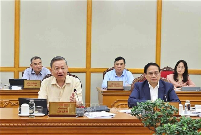 Tiếp tục tinh gọn bộ máy, xây dựng quy định mới về chức năng nhiệm vụ nhiều cơ quan - Ảnh 1.