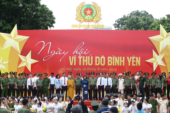 Công an thành phố Hà Nội: Tự hào hành trình 80 năm - “lá chắn thép” vững chắc bảo vệ Đảng, Nhà nước, nhân dân - Ảnh 1.
